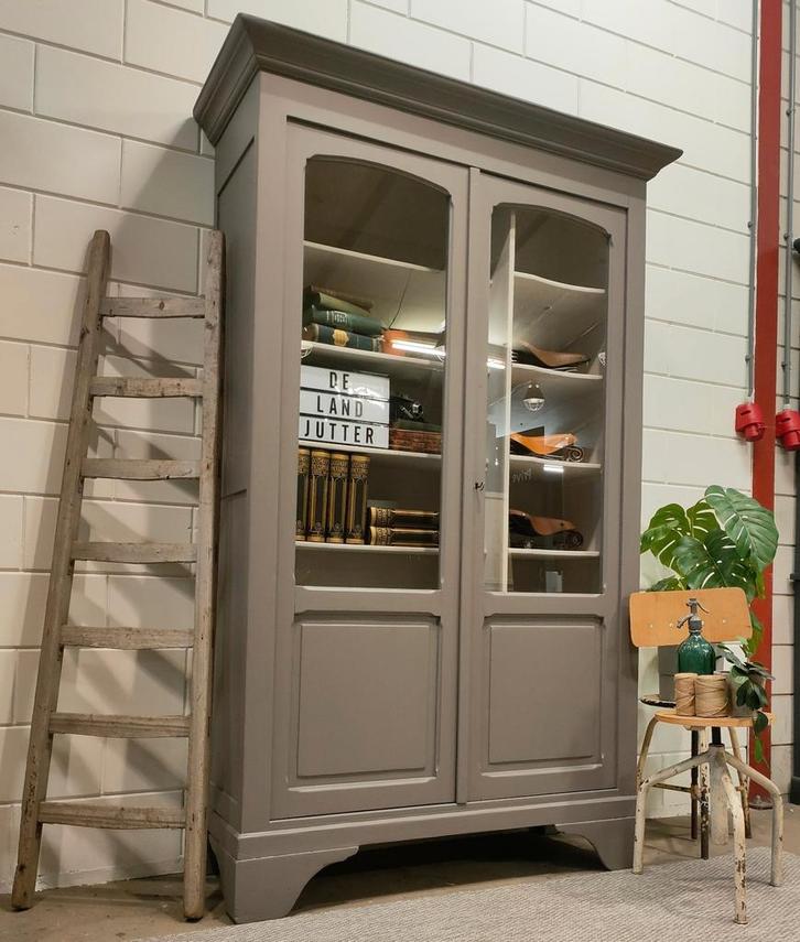 Brocante/Landelijke taupe schoolkast, Antieke winkelkast🤎, Huis en Inrichting, Kasten | Buffetkasten, Gebruikt, 200 cm of meer