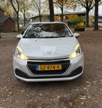 Peugeot 208, 94000 km,  1.2 VTI 60KW/82PK 5-D 2015 Wit, Auto's, Peugeot, Voorwielaandrijving, Stof, Zwart, 1199 cc