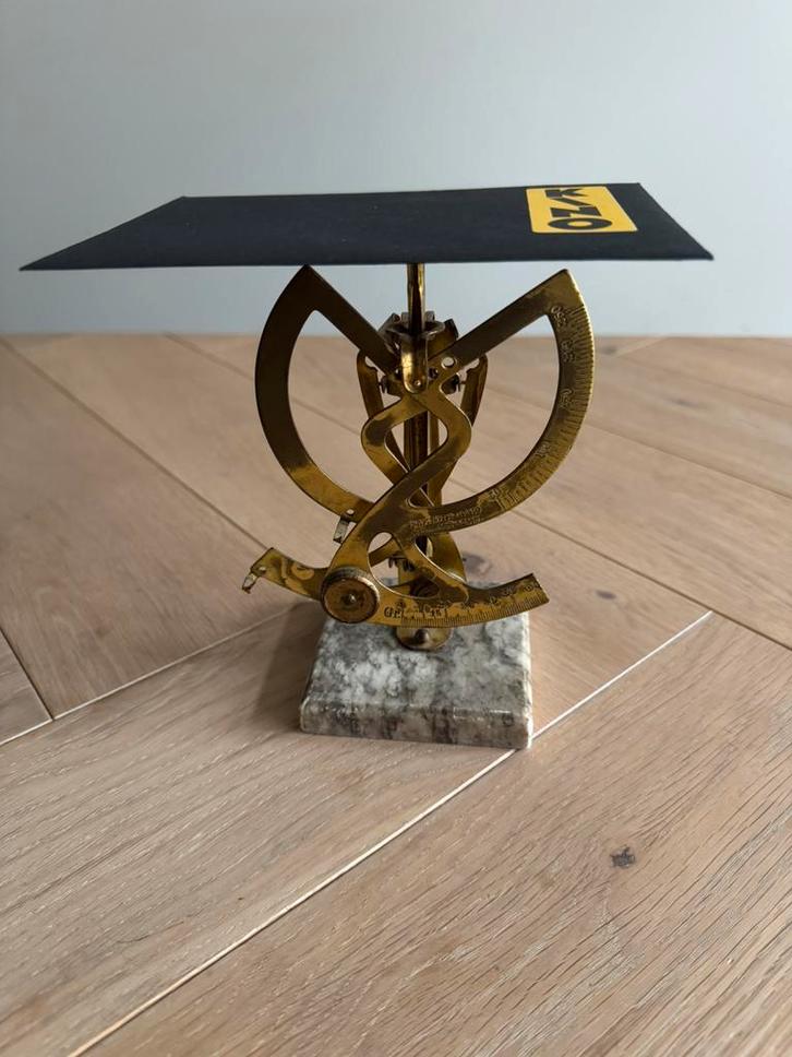 Antieke bilaterale postweegschaal op marmeren voet, Antiek en Kunst, Antiek | Kantoor en Zakelijk, Ophalen