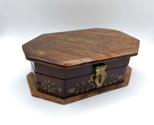 Achthoekig doosje met messing inlegwerk, Antiek en Kunst, Curiosa en Brocante, Verzenden