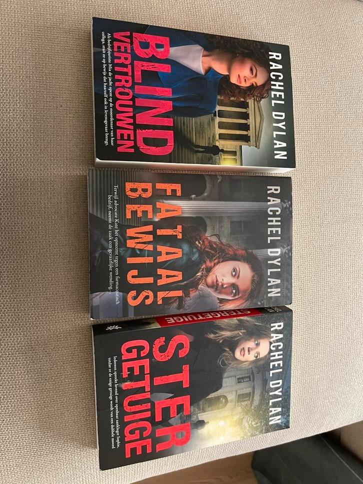 Rachel Dylan - Stergetuige / fataal bewijs / blindvertrouwen, Boeken, Thrillers, Zo goed als nieuw, Ophalen