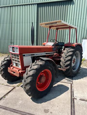 International 844-s 4wd case ih tractor trekker goede staat beschikbaar voor biedingen