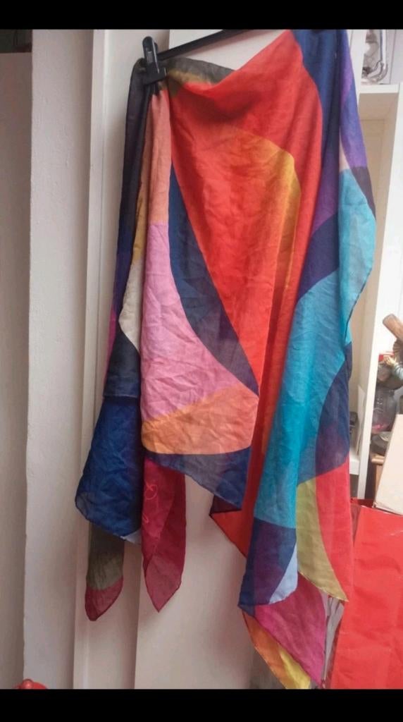 Grote nieuwe  sjaal desiqual bont gekleurd, Maat 46/48 (XL) of groter, Nieuw, Ophalen of Verzenden, Desigual