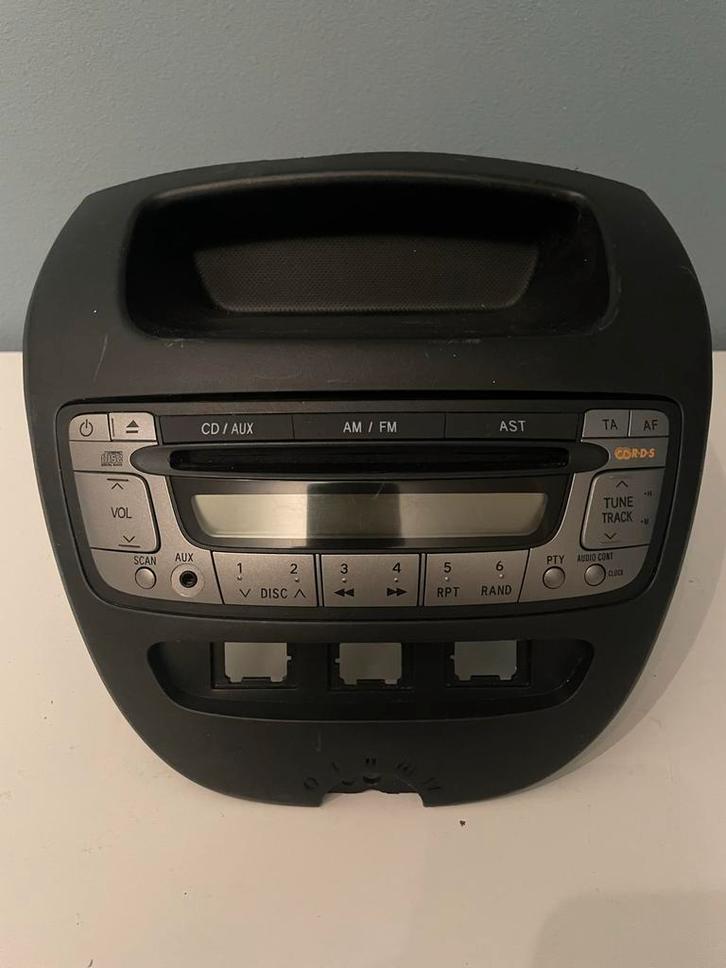 12x (Inclusief bezorging) OEM Autoradio Aygo/C1/107, Auto diversen, Autoradio's, Gebruikt, Ophalen of Verzenden