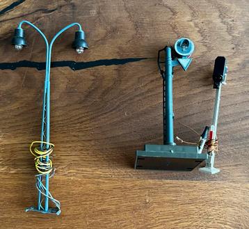 Modelspoorweg accessoires: Lampen en seinen beschikbaar voor biedingen