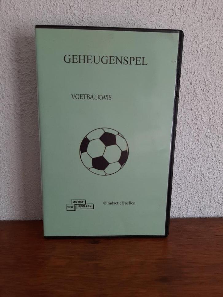 Voetbalkwis / vragenspel / groepsact. (dementerende) ouderen, Kinderen en Baby's, Speelgoed | Educatief en Creatief, Nieuw, Ophalen