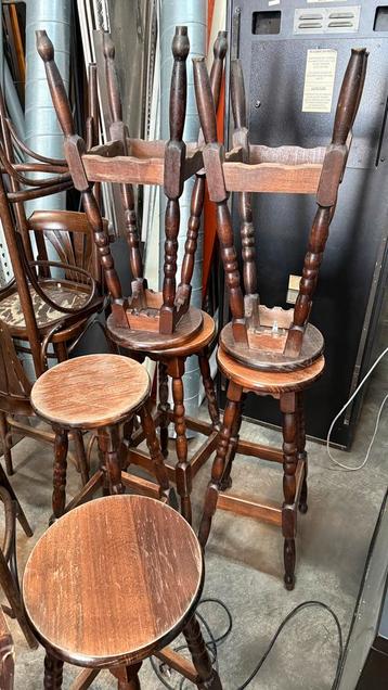 Krukken stoelen bruin cafe beschikbaar voor biedingen