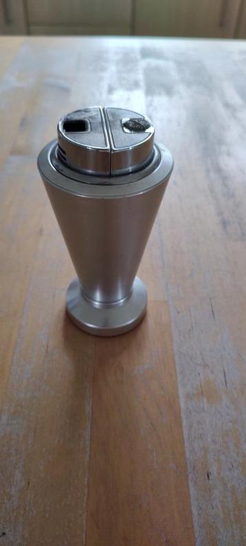 Ouderwetse sigaretten aansteker beschikbaar voor biedingen