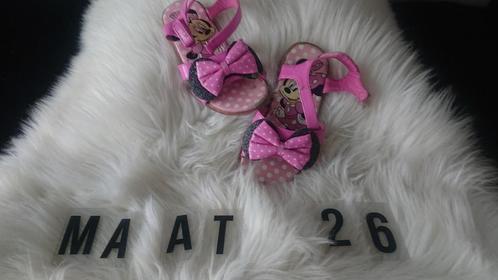 Minnie Mouse sandalen met lichtjes maat 26, Kinderen en Baby's, Kinderkleding | Schoenen en Sokken, Gebruikt, Overige typen, Meisje