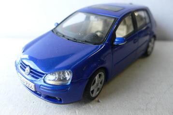 vw golf 4 deurs -auto art 1/43-  beschikbaar voor biedingen