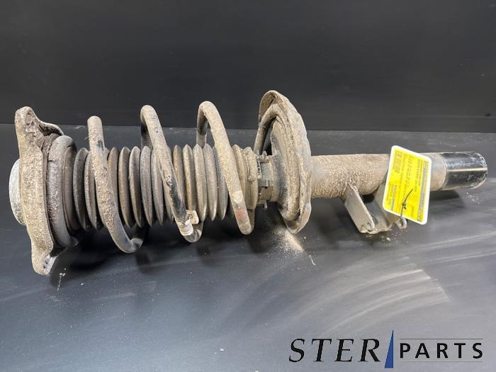 Schokdemper links-voor van een Mercedes B-Klasse, Auto-onderdelen, Ophanging en Onderstel, Mercedes-Benz, Gebruikt, 3 maanden garantie