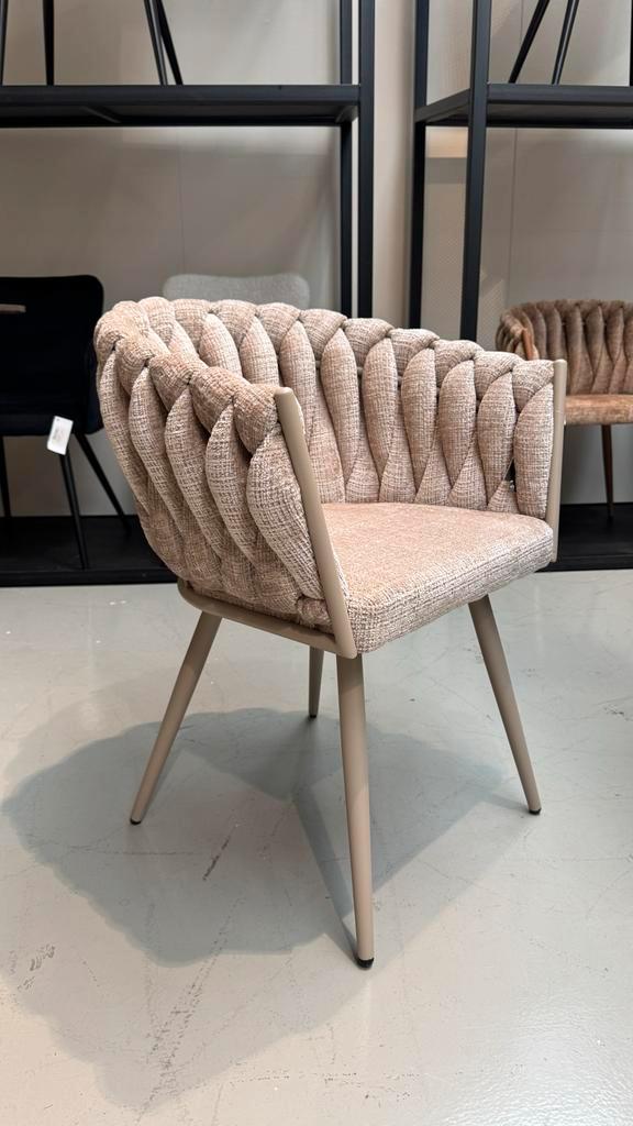 Wave Chair Cream – Luxe designstoel met comfort en karakter!, Huis en Inrichting, Stoelen, Vijf, Zes of meer stoelen, Ophalen of Verzenden
