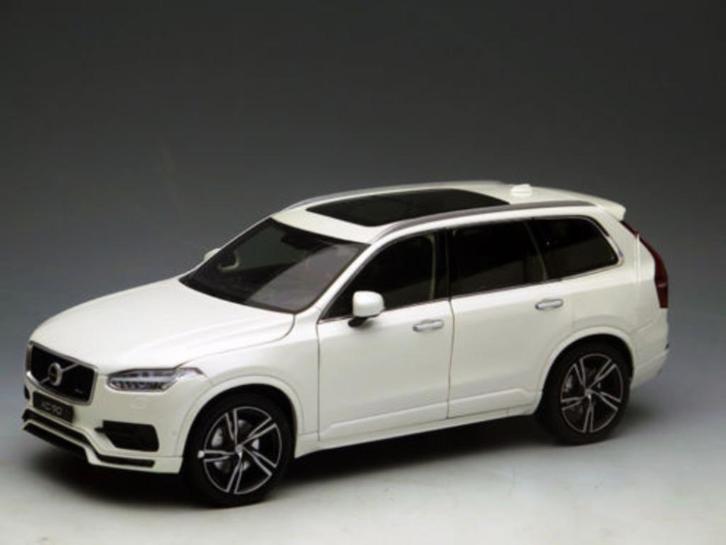 Volvo XC90 T8 R-design 2015 Bursting Blue & Crystal White GT, Hobby en Vrije tijd, Modelauto's | 1:18, Nieuw, Auto, Overige merken
