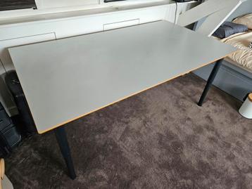 Stevig en ruim bureau