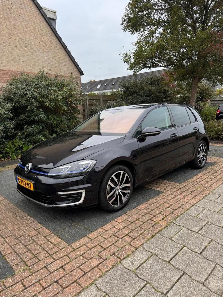 Volkswagen e-Golf | Clima | Cruise Adapt. | Navi/Carplay |, Auto's, Volkswagen, Particulier, Golf, ABS, Achteruitrijcamera, Adaptieve lichten