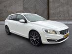Volvo V60 2.4 D5 Twin Engine Special Edition (bj 2015), Auto's, Volvo, Automaat, Met garantie (alle), Wit, 1880 kg