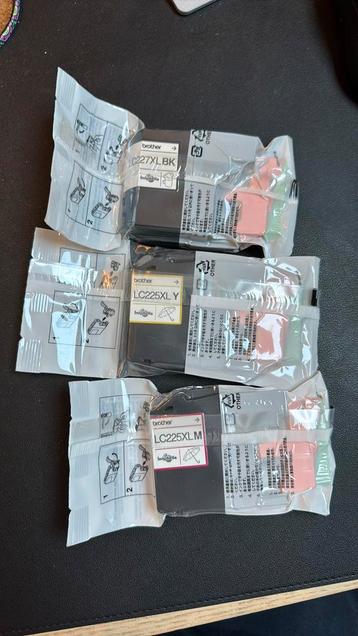 Brother LC225XL Cartridges Magenta, Yellow en Black beschikbaar voor biedingen