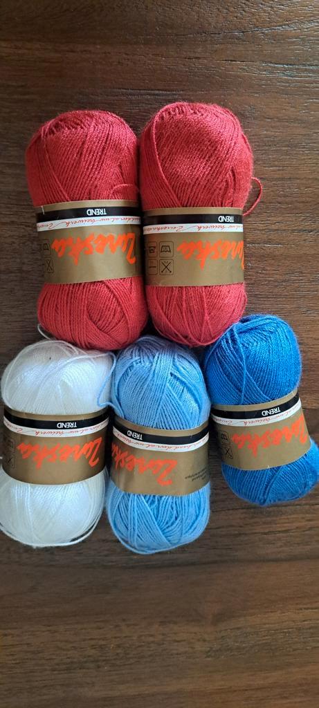 Zareska Trend Garen - Rood, Wit, Blauw, Hobby en Vrije tijd, Breien en Haken, Zo goed als nieuw, Breien of Haken, Wol of Garen