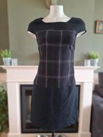 Sandro Ferrone 40 NL 38 M zwart grijs geruit gratis verz NL, Kleding | Dames, Jurken, Maat 38/40 (M), Verzenden, Zwart, Zo goed als nieuw