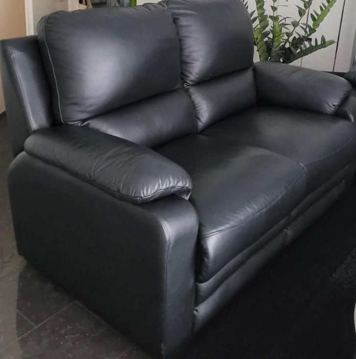 Lederlook Twee-driezitsbank - Zwart, Huis en Inrichting, Banken | Bankstellen, Zo goed als nieuw, Rechte bank, Tweepersoons, 150 tot 200 cm