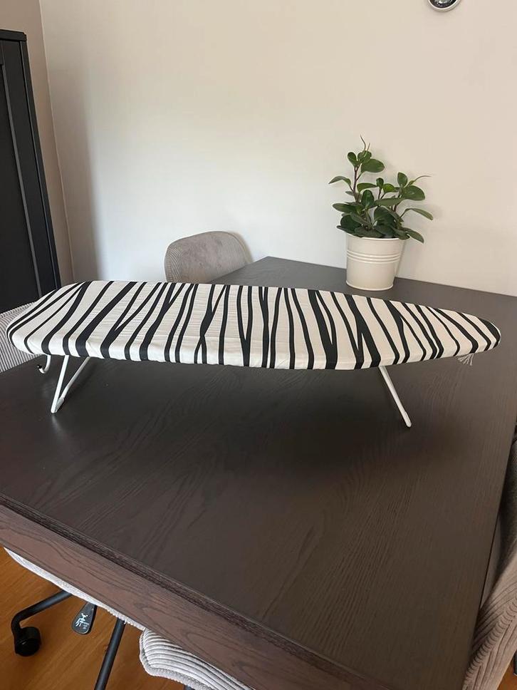 Tafelstrijkijzer met ophanghaak - Zebraprint, Witgoed en Apparatuur, Strijkijzers en Strijkplanken, Zo goed als nieuw, Strijkijzer met snoer