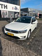 Volkswagen Passat | GTE | 2016 | Automaat | CarPlay | Pano, 1622 kg, Wit, 1395 cc, 1600 kg