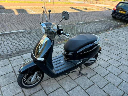 Elektrische Scooter E-Scoobie 50km/h met nieuwe accu, Fietsen en Brommers, Scooters | Overige merken, Elektrisch, Ophalen of Verzenden
