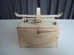 Oude vintage Lyssex weegschaal Swiss Made, Antiek en Kunst, Antiek | Keukenbenodigdheden, Ophalen