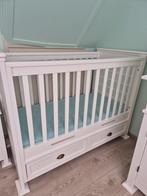 Mooi wit ledikant met lades, Ophalen, Zo goed als nieuw, Ledikant