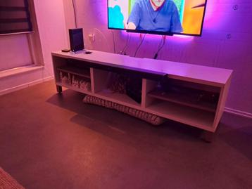 tv kast van de Ikea