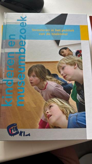 Kinderen en museumbezoek beschikbaar voor biedingen