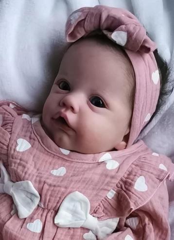 Reborn baby girl Primrose awake, artiest Kelly Dudley  beschikbaar voor biedingen