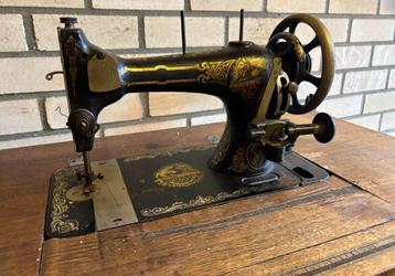 vintage Stoewer naaimachine beschikbaar voor biedingen