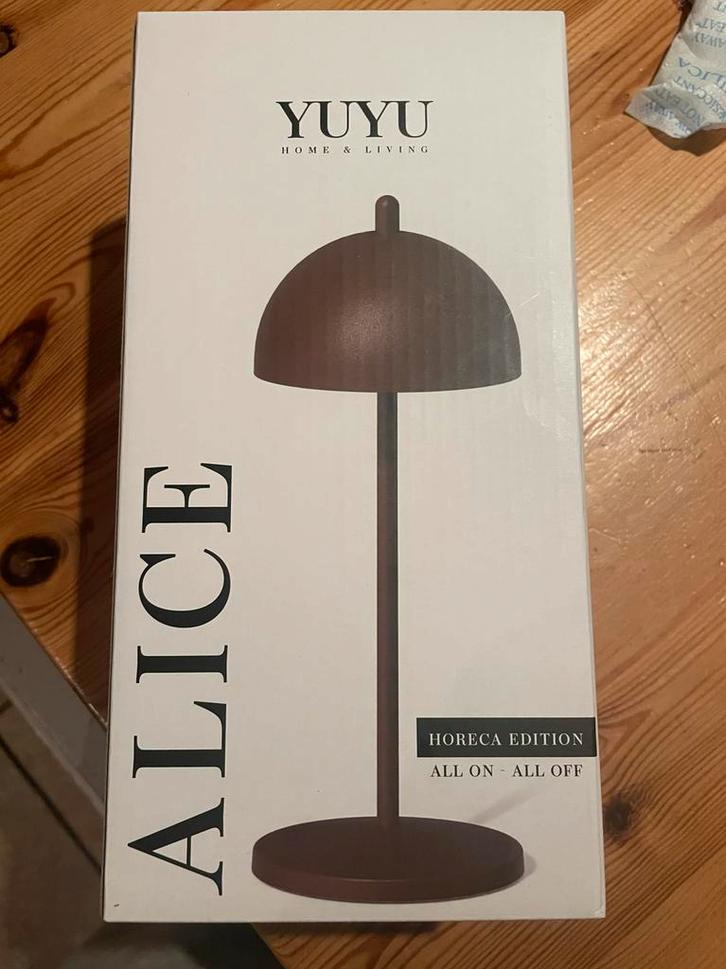 Yuyu Alice Tafellamp - Stijlvol en Modern, Huis en Inrichting, Lampen | Tafellampen, Nieuw, Minder dan 50 cm, Ophalen