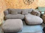 Taupe hoekbank Willow inclusief hocker, Huis en Inrichting, Banken | Complete zithoeken, Ophalen, Gebruikt, Stof