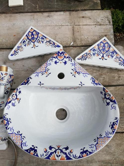 Frans hoekfonteintje, 2x hoekplanchet, zeepbakje, lampen ed, Antiek en Kunst, Curiosa en Brocante, Ophalen