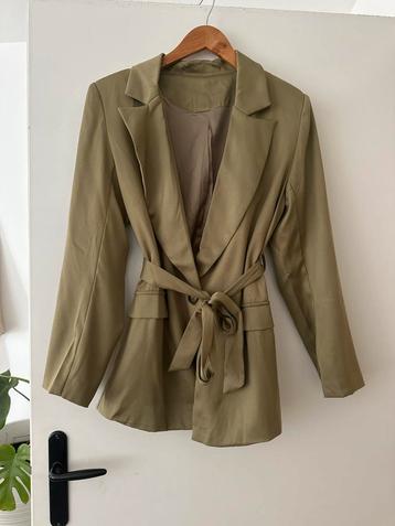 Groene blazer colbert classy met ceintuur riem  - Maat M/L beschikbaar voor biedingen