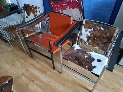 Le Corbusier basculant LC1 3 stuks, Huis en Inrichting, Fauteuils, Zo goed als nieuw, Leer, Metaal, 50 tot 75 cm, Minder dan 75 cm