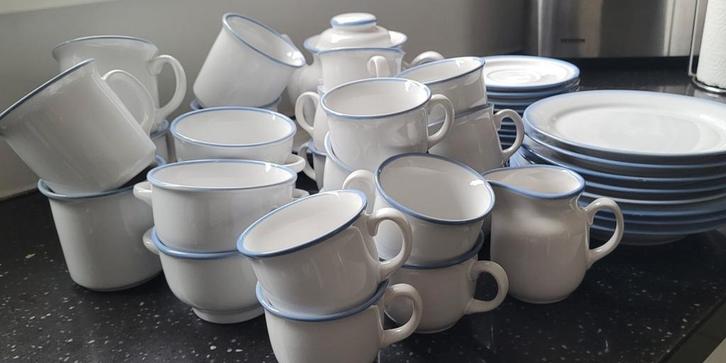 Mooi Serviesgoed - ideaal voor starter/ student, Huis en Inrichting, Keuken | Servies, Gebruikt, Overige stijlen, Porselein, Ophalen