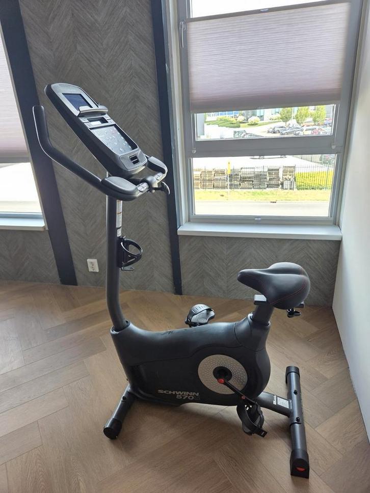 Schwinn 570U - Hometrainer met Bluetooth, Sport en Fitness, Fitnessapparatuur, Zo goed als nieuw, Hometrainer, Benen, Ophalen
