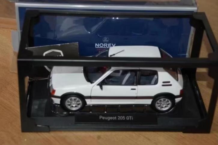 1:18 PEUGEOT 205 GTI white Norev in box WRH, Hobby en Vrije tijd, Modelauto's | 1:18, Zo goed als nieuw, Auto, Norev, Ophalen of Verzenden