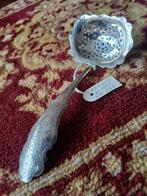 Antieke zilveren theezeef of suikerstrooier, Ophalen of Verzenden, Zilver