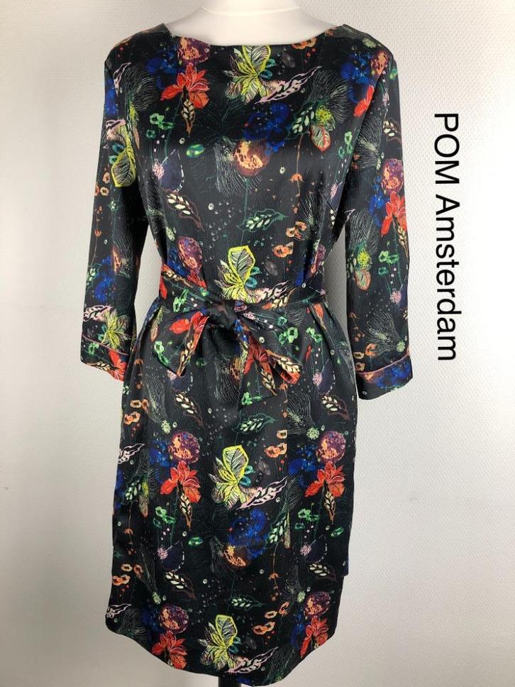 POM Amsterdam Jurk  (mt: 38/40) UR/8571, Kleding | Dames, Jurken, Zo goed als nieuw, Maat 38/40 (M), Blauw, Onder de knie, Ophalen of Verzenden