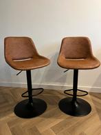 Twee bruine leren barkrukken, Ophalen, In hoogte verstelbaar, 60 tot 90 cm, Zo goed als nieuw