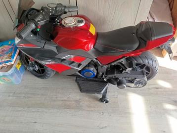 Motor op accu met lader  beschikbaar voor biedingen