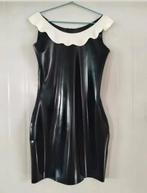 Prachtige latex jurk met ruches, tm 2XL, Verzenden, Nieuw, Zwart, Boven de knie