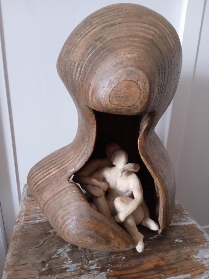 prachtig houten sculptuur met stenen koppeltje, Antiek en Kunst, Kunst | Beelden en Houtsnijwerken, Verzenden