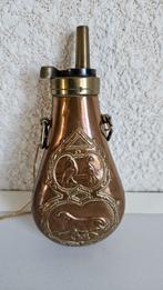 Roodkoperen kruitflesje met jachtvogels en jachthond, Antiek en Kunst, Ophalen, Koper