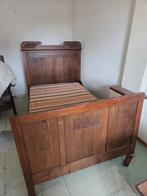 Antiek Houten Bed met Mooie Details, Antiek en Kunst, Ophalen of Verzenden