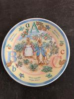 Beatrix Potter Peter Rabbit  Flopsy Konijn Bord Letters ABC, Ophalen of Verzenden, Zo goed als nieuw, Porselein, Bord of Schaal